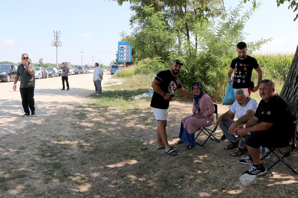 Gurbetçilerin dönüş çilesi: Sınırda uzun kuyruk - 8