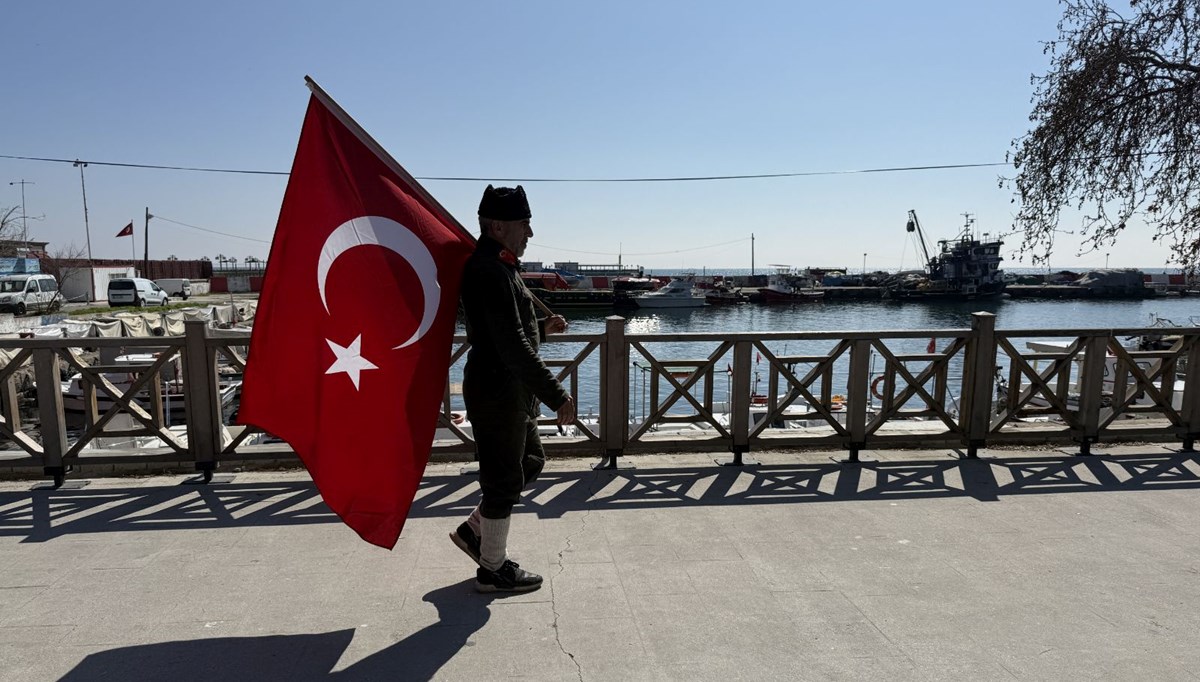 7 yıldır Şehitler için İstanbul'dan Çanakkale'ye yürüyor: 3 gün süren yolculuğun ardından Tekirdağ'a ulaştı