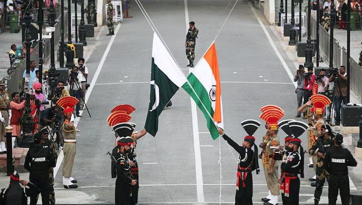Hindistan'dan Pakistan'a saldırı