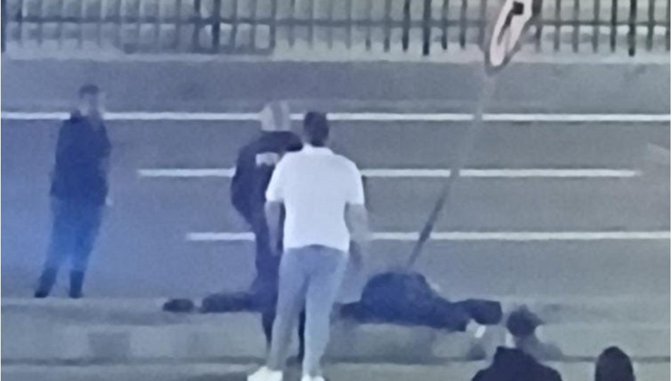 Motosiklet trafik levhasına çarptı: 2 ölü