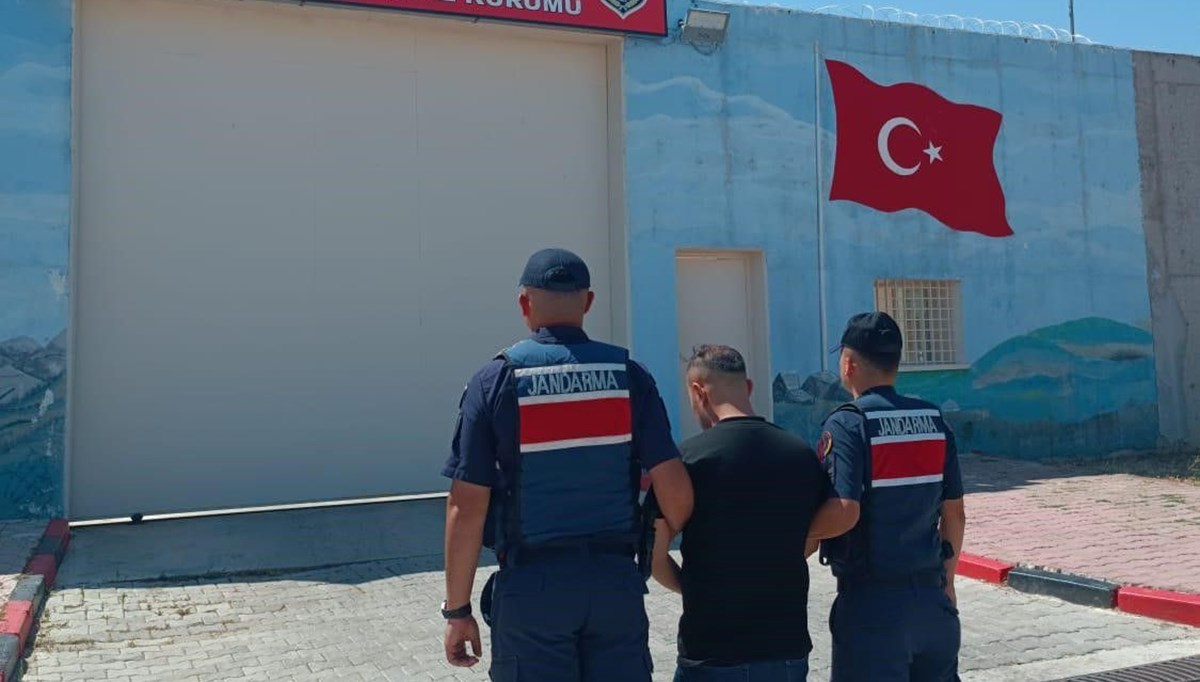 Afyon'da farklı suçlardan aranan 9 kişi yakalandı Afyon'da farklı suçlardan aranan 9 kişi yakalandı