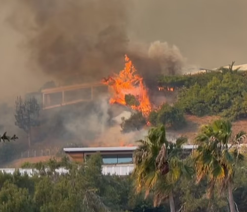 Kaliforniya yanıyor: Evler kül oldu, Hollywood yıldızları bölgeyi terk etti - 6