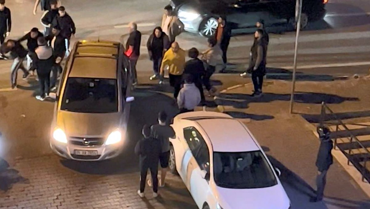 ''Laf atma'' tartışması tekmeli yumruklu kavgaya dönüştü ''Laf atma'' tartışması tekmeli yumruklu kavgaya dönüştü