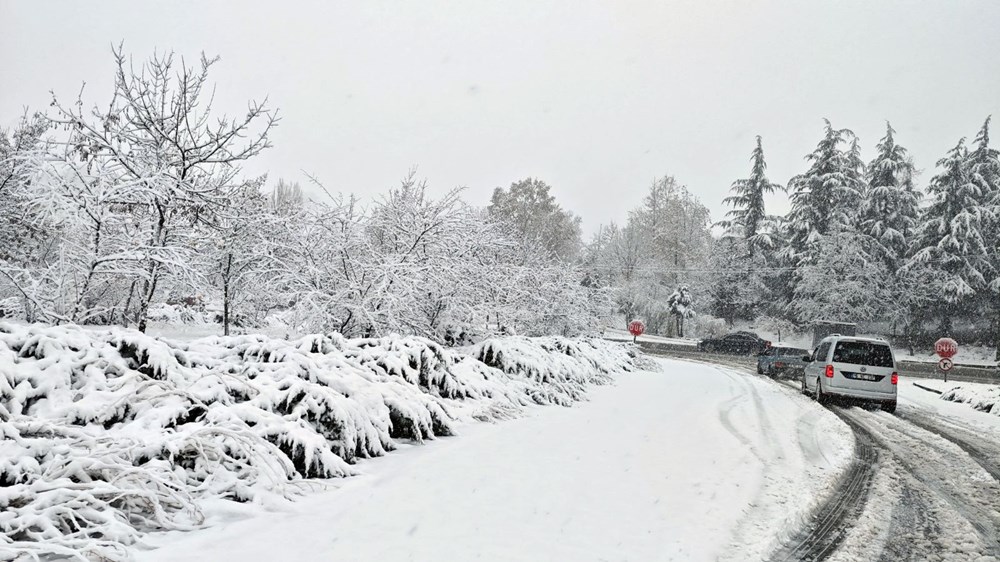 Ulaşıma kar engeli: Araçlar yolda kaldı, kazalar nedeniyle trafik durdu - 15