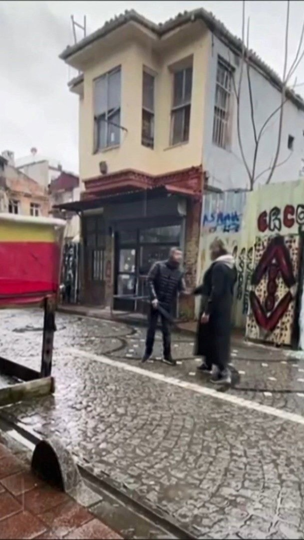 Çukur dizisindeki kahvenin işletmecisi seyyar satıcıyı öldürdü! Korkunç anlar kamerada - 3
