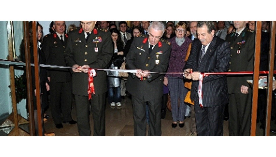 General ve Amiraller'den resim sergisi