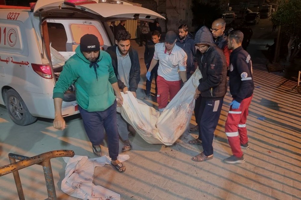 Gazze'de soykırım yeniden başladı: 404 ölü - 12