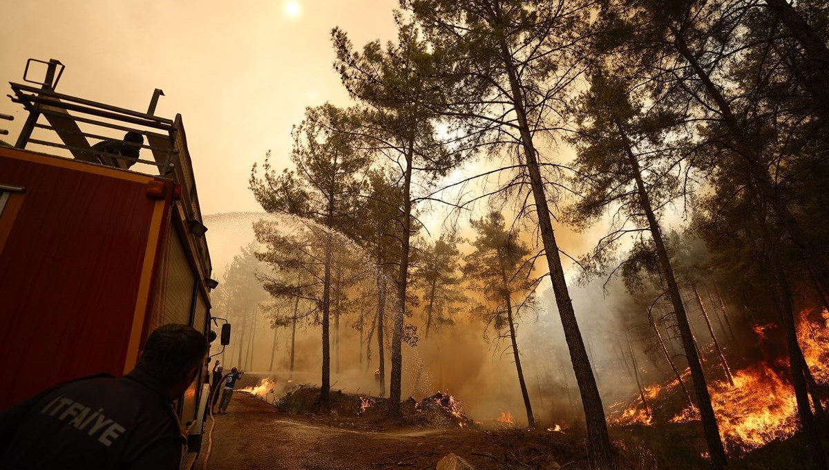Marmaris'te itfaiye aracı şarampole yuvarlandı: 4 yaralı