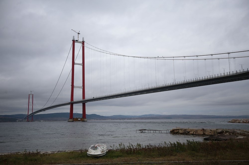 1915 Çanakkale Köprüsü'ne top mermisi figürleri yerleştirildi - 3