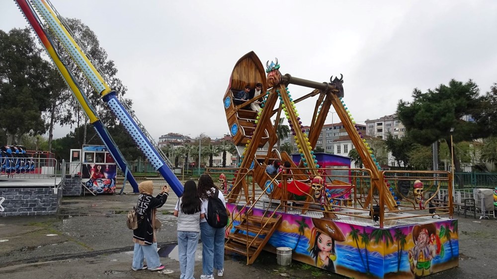 Nostalji Hüsranı: Tarihi Lunapark Ruhsat Engeline Takıldı, Kepenk İndiriyor 73 dS7vapO5uUmbBXbbUplG5Q