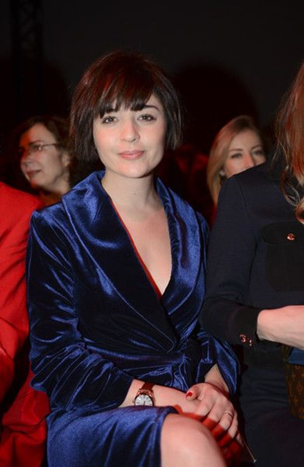 Hande Erçel yeni sineması için imaj tazeledi (Ünlülerin değişimi) 250 dSYBGuu Jk2DsXqK4rJbNQ