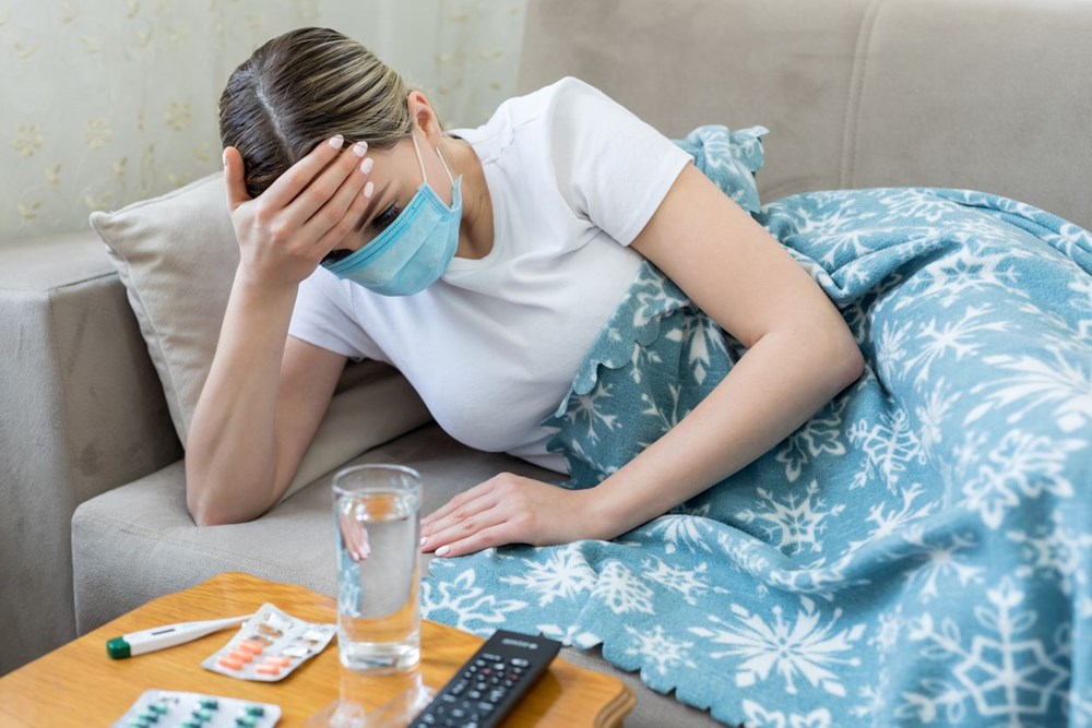 İngiliz bilim insanları uyardı: Soğuk algınlığı belirtisi
görülen kişilerin yarısı Covid-19 - 2