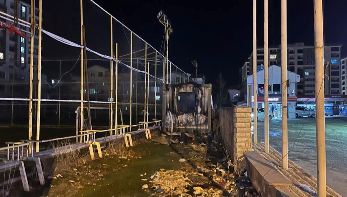 Ankara’da akaryakıt istasyonu yanında yangın paniği Ankara’da akaryakıt istasyonu yanında yangın paniği