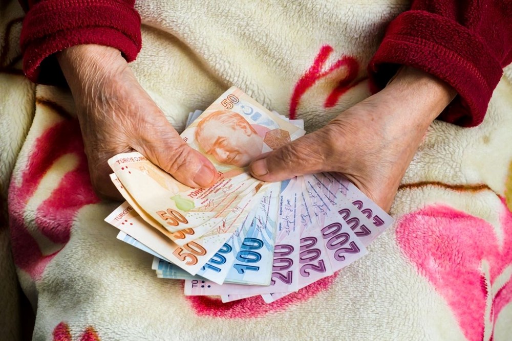 Emekli bayram ikramiyesi ödeme günleri 2025: Emekliye 4 bin TL bayram ikramiyesi ne zaman, hangi ayda yatacak? 1 Emekli bayram ikramiyesi ödeme günleri 2025: Emekliye 4 bin TL bayram ikramiyesi ne zaman, hangi ayda yatacak? - 2