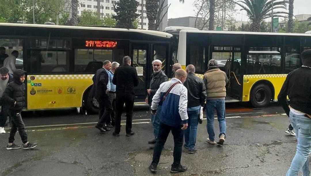 Fatih'te 2 İETT otobüsü çarpıştı: Yaralı yolcular var