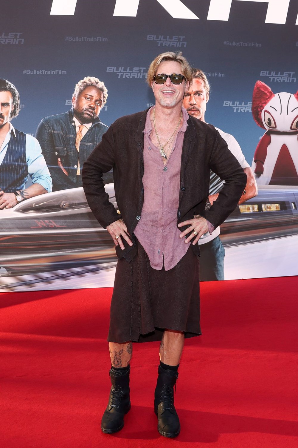 Brad Pitt Suikast Treni filminin galasında etek giydi - 3