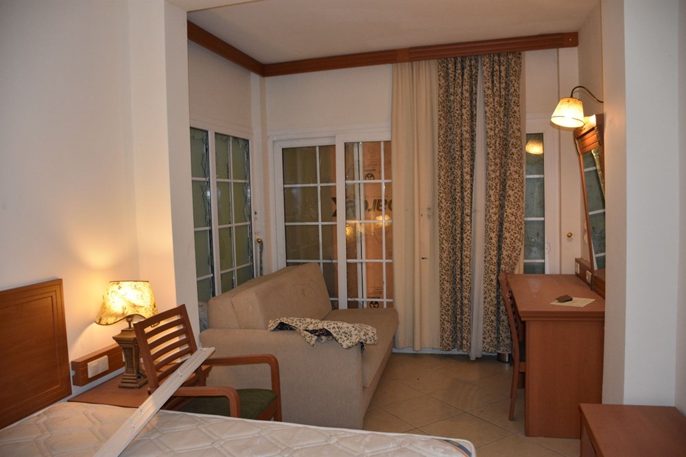 FETÖ'cü suikast timinin saldırdığı otelde o gecenin izleri silinmedi - 2