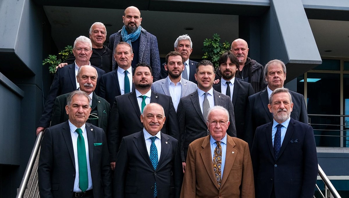 TFF Başkanı Mehmet Büyükekşi, Bursaspor yönetimiyle görüştü TFF Başkanı Mehmet Büyükekşi, Bursaspor yönetimiyle görüştü