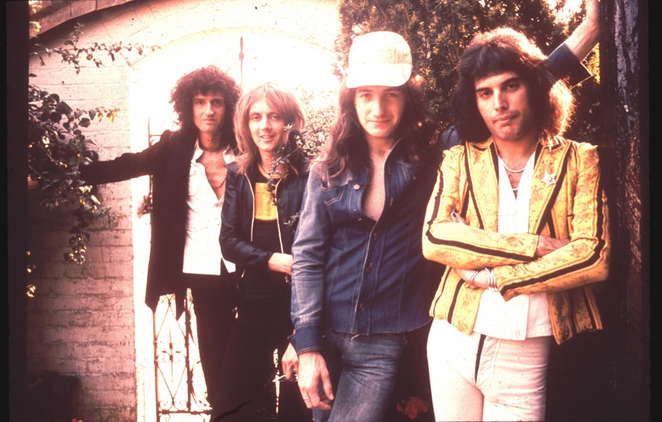 Queen grubunun efsanevi gitaristi Brian May kalp krizi geçirdiğini açıkladı - 2