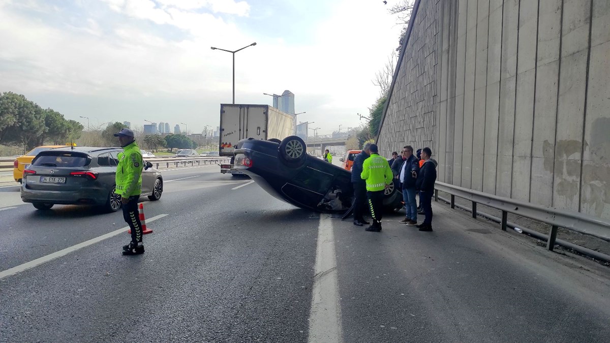 İstanbul’da TEM Otoyolu’nu kilitleyen kaza