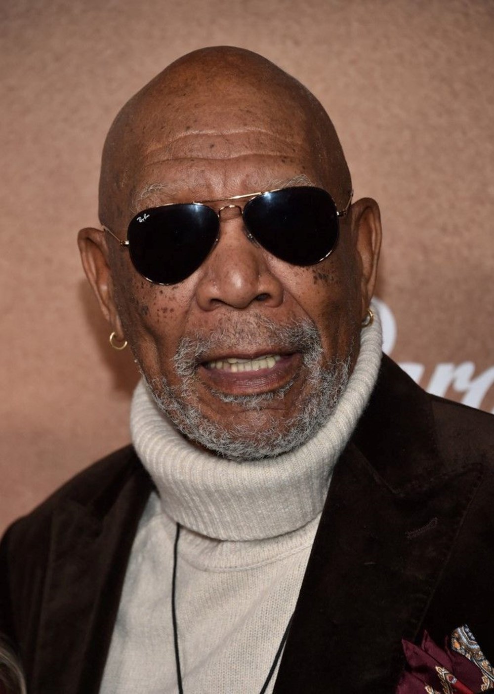 Morgan Freeman'ın küpelerinin sırrı: Yıllar sonra açıkladı 72 dW6Pv37Q USXU2CU8rJGUg