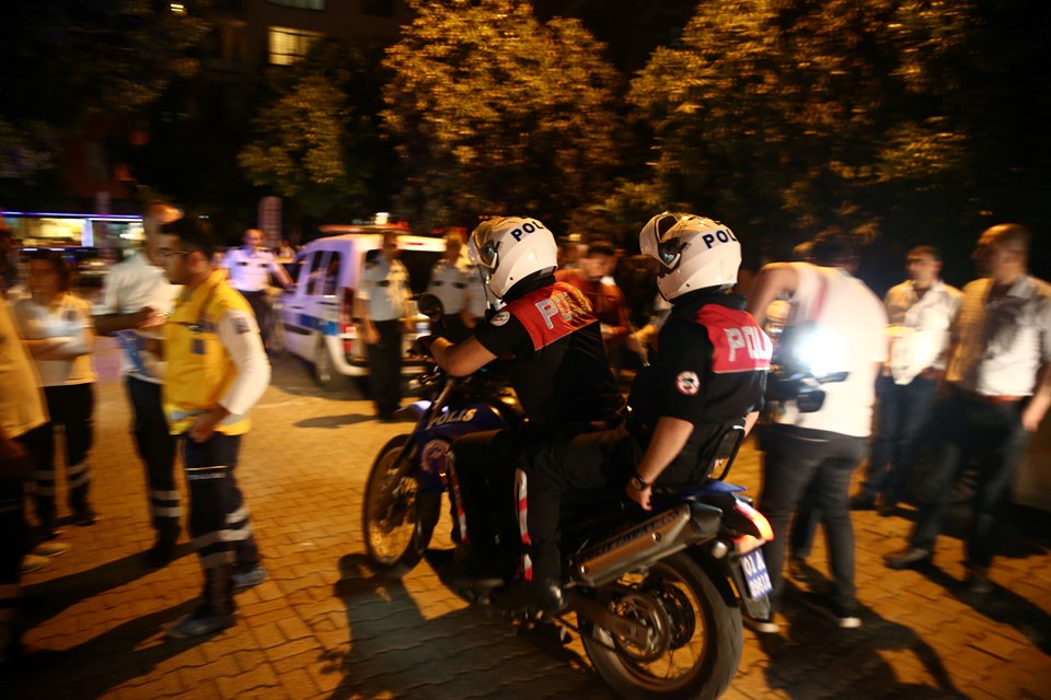Adana'da bir dairede 6 kişinin cesedi bulundu - 1