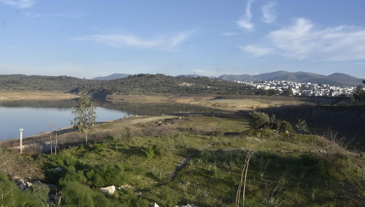 Bodrum’a beklenen yağışlar gelmedi: Yaz ayları için tehlike çanları çalıyor Bodrum’a beklenen yağışlar gelmedi: Yaz ayları için tehlike çanları çalıyor