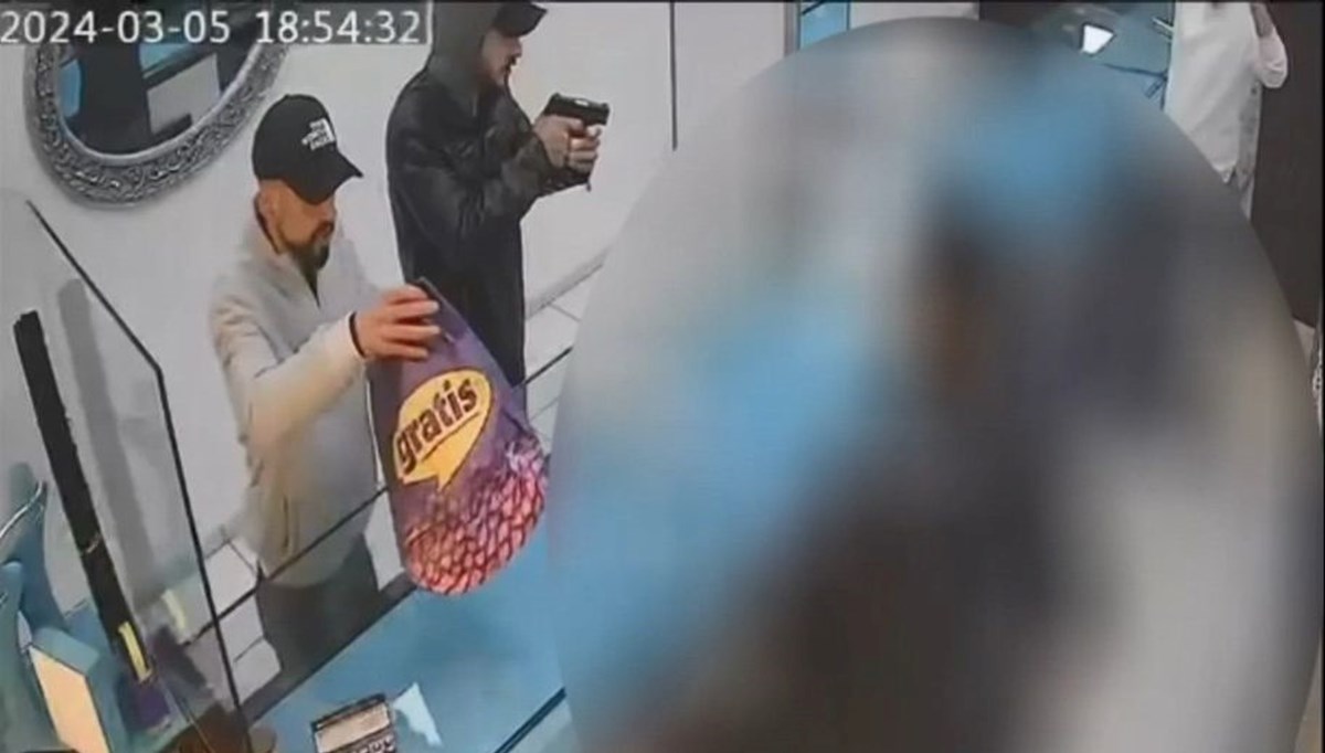 Bağcılar'da döviz bürosunda soygun Bağcılar'da döviz bürosunda soygun