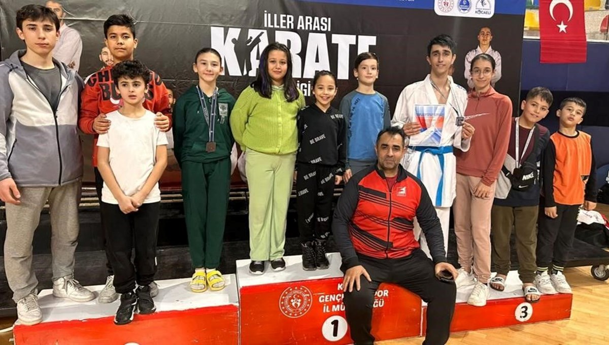 Denizlili sporcular karate turnuvasından derecelerle döndü