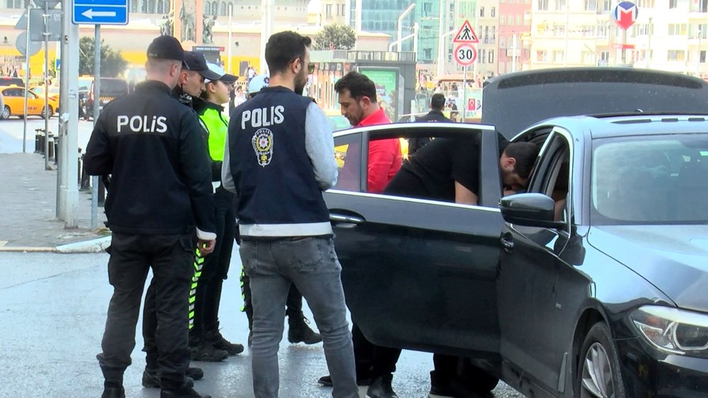 تركيا اليوم تفتيش بمساعدة طائرات الهليكوبتر في اسطنبول قبل الانتخابات (صور) التفتيش بمساعدة طائرات الهليكوبتر قبل الانتخابات في اسطنبول - 8