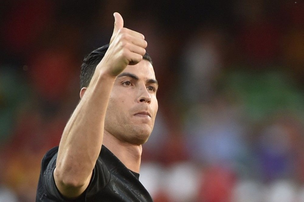 Cristiano Ronaldo'nun telefonunu parçaladığı otizmli taraftarın annesi konuştu: Tehdit edildim - 5