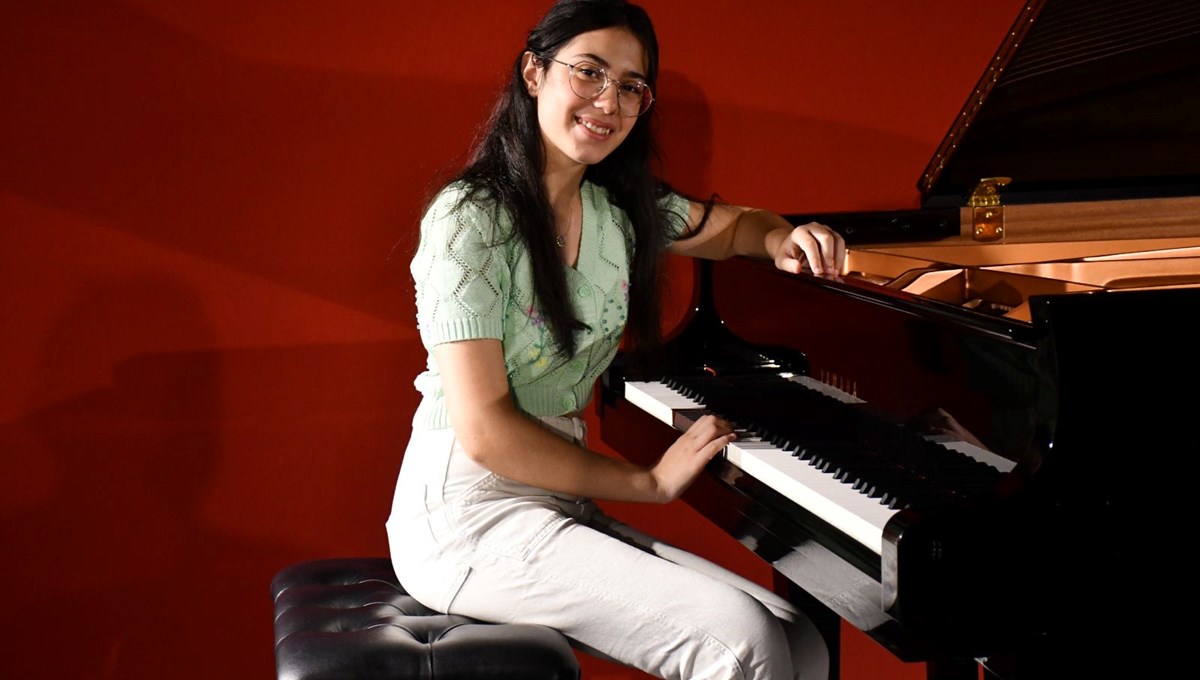 13 yaşındaki Arya Su konser piyanisti olmayı hedefliyor 13 yaşındaki Arya Su konser piyanisti olmayı hedefliyor