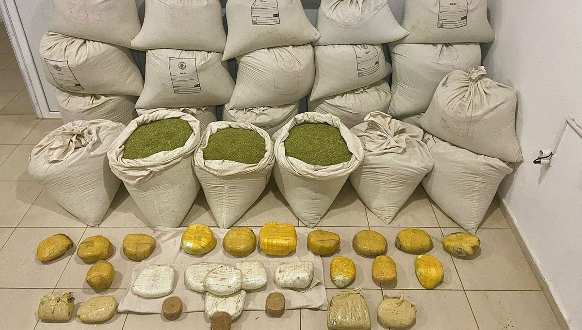 Adana'da su tankında 617,5 kilogram esrar ele geçirildi Adana'da su tankında 617,5 kilogram esrar ele geçirildi