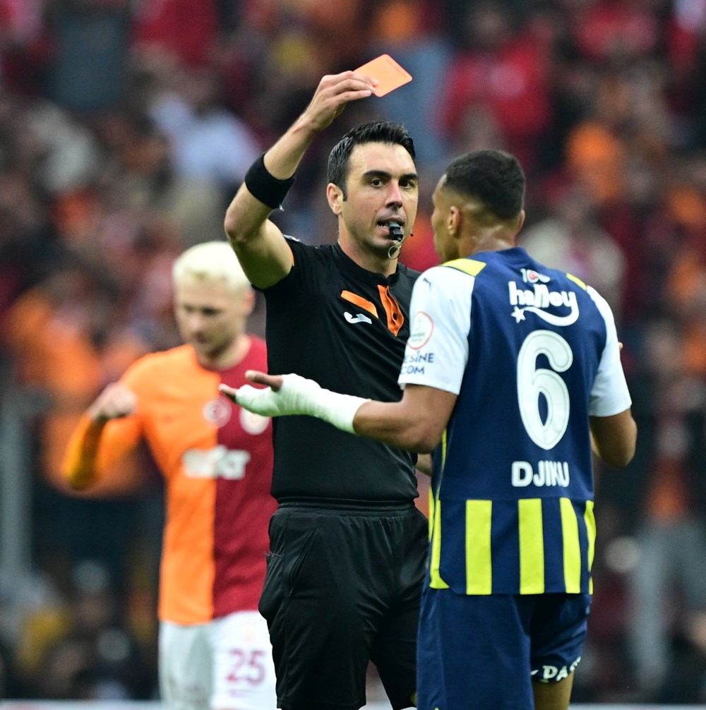 Fenerbahçe, derbide Galatasaray'ı yendi: Süper Lig'de şampiyonluk son haftaya kaldı - 13