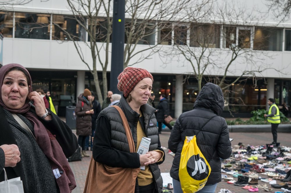 İsrail saldırılarında ölen Filistinli çocukları anmak için 8 bin çift ayakkabı bırakıldı: İşgali durdurun - 3