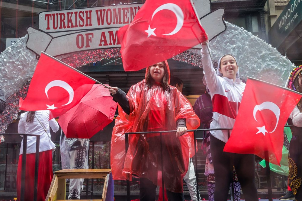 New York'ta Türk günü yürüyüşü