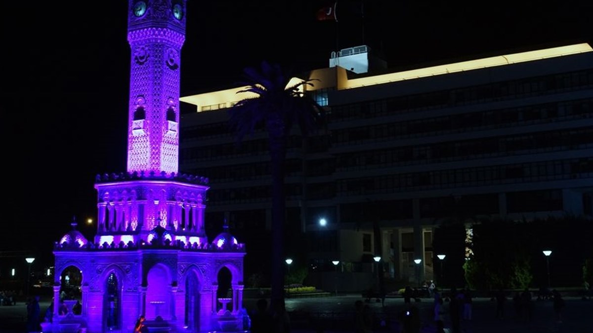 izmir saat kulesi aydinlatildi