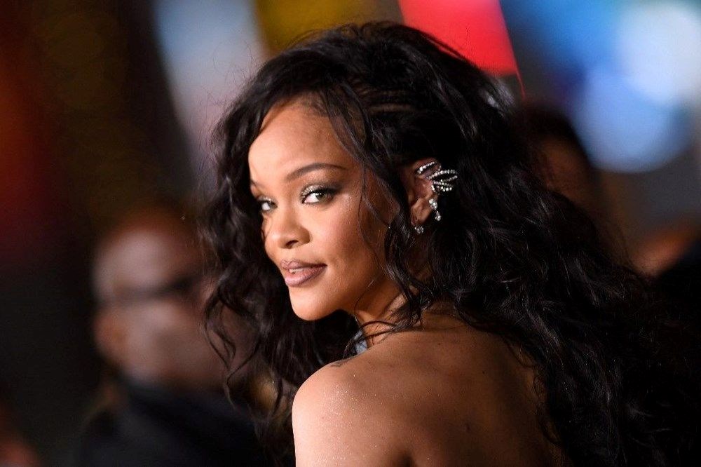 Rihanna
beş yıl sonra müzik dünyasına döndü - 2