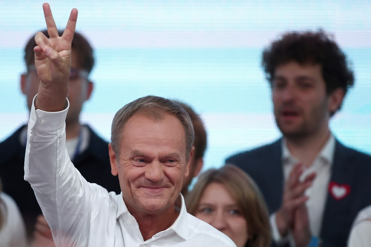 Eski Polonya Başbakanı Donald Tusk liderliğindeki ana muhalefetteki Sivil Koalisyon, 163 koltuk elde etti.