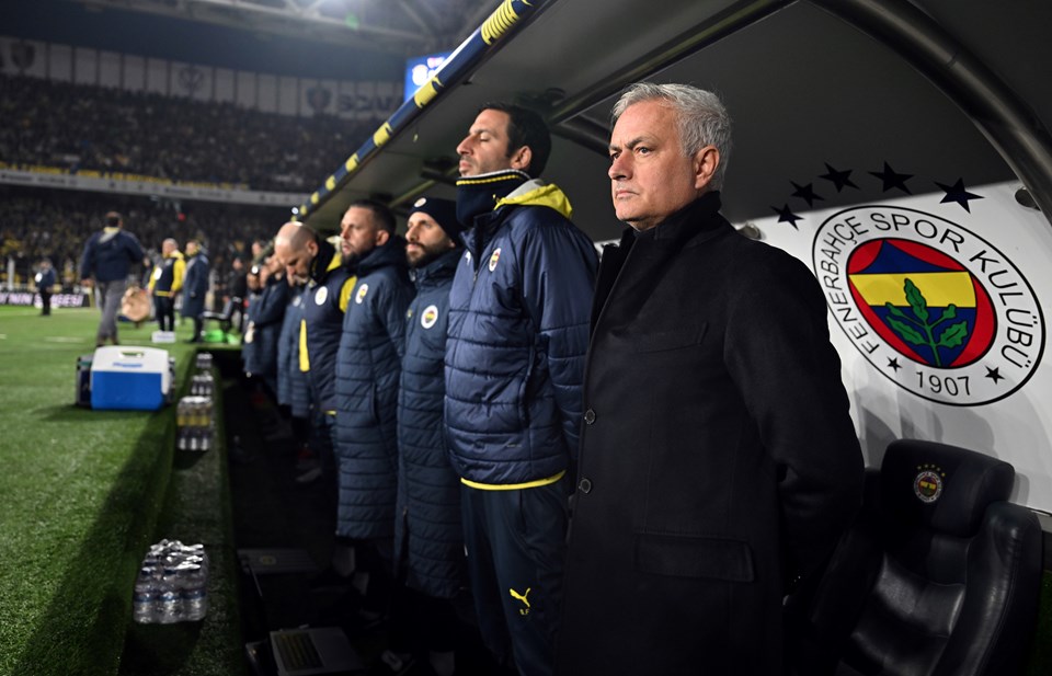 Jose Mourinho: Birinci Zaferin İzinde 72 daglVmczzES5BquHvS zEA