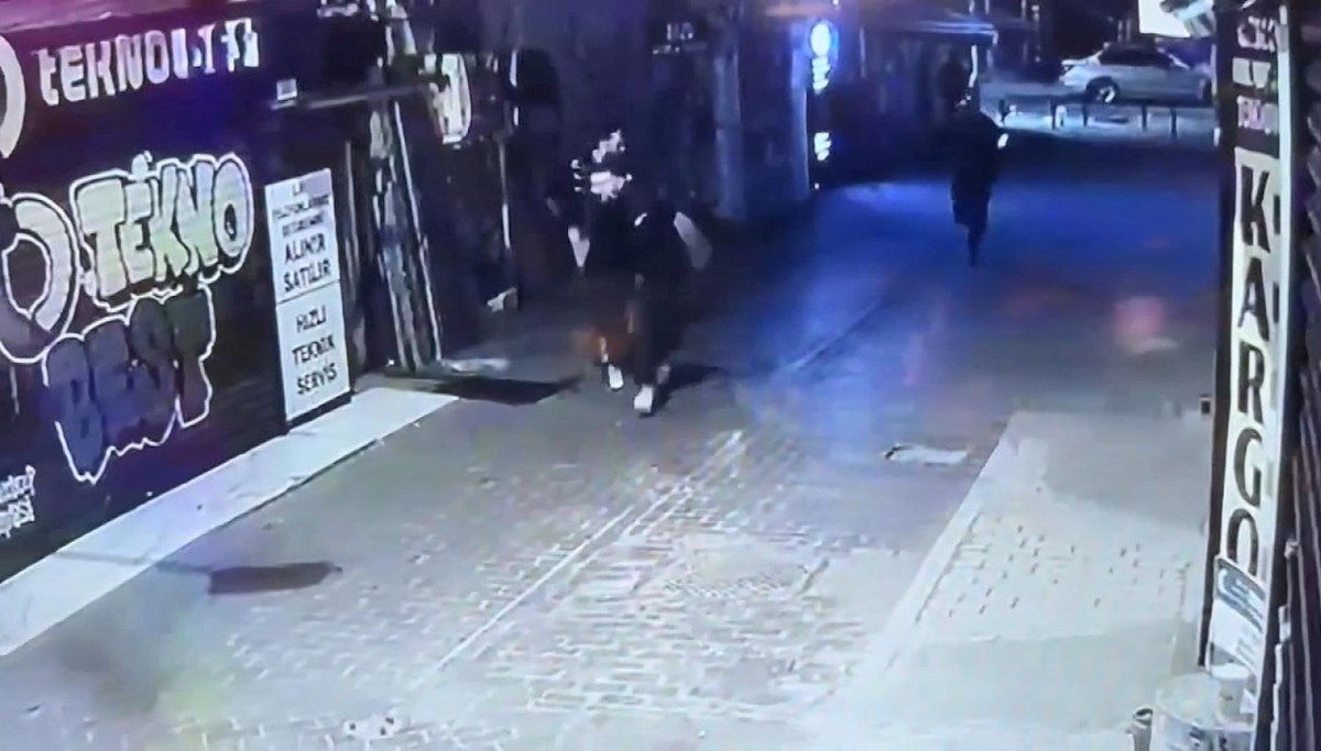 Kadıköy’de taksiciye saldırı: Parasını vermeyip ağır yaraladılar Kadıköy’de taksiciye saldırı: Parasını vermeyip ağır yaraladılar