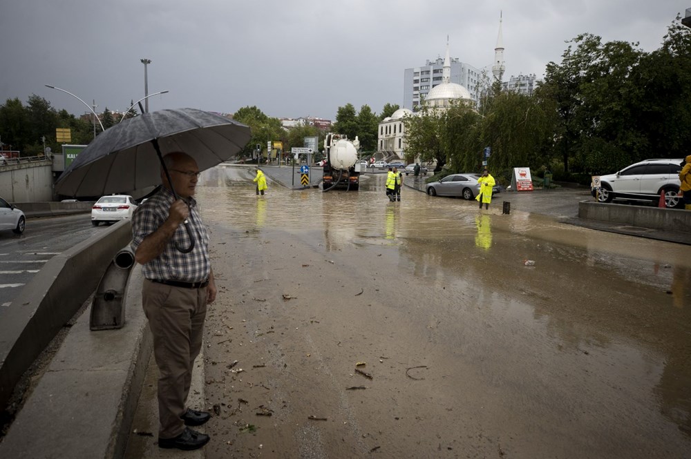 Ankara'da şiddetli sağanak: Yollar göle döndü, evleri su bastı - 11