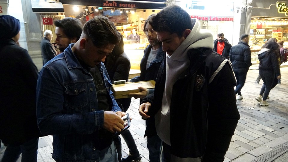 Taksim'de yılbaşı öncesi denetimler sıklaştı - 1