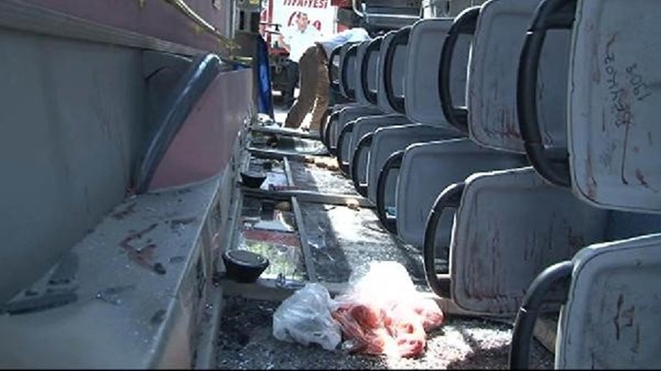 Beykoz'da özel halk otobüsü devrildi - 3