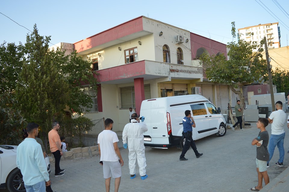 Mardin'de ikisi kız kardeş üç kadın evlerinde ölü bulundu: 10 gündür kimse fark etmemiş! - 2