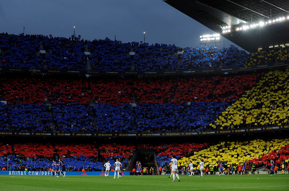 Camp Nou'daki kadınlar El Clasico maçında seyirci rekoru - 1