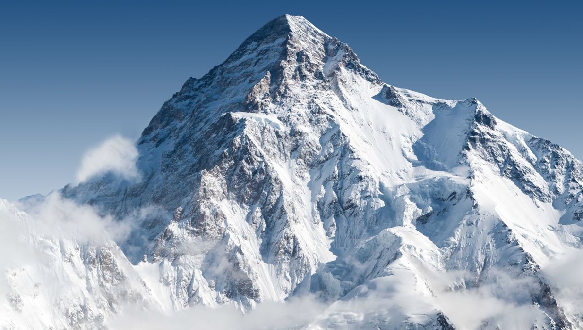 Pakistan'da 19 yaşındaki dağcı K2'ye tırmanan en genç kişi oldu
