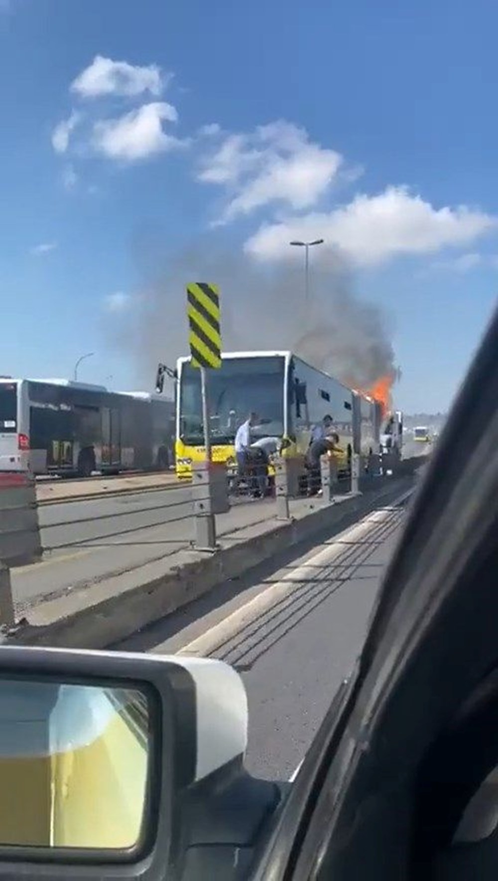 Haliç Köprüsü'nde metrobüs yangını - 2