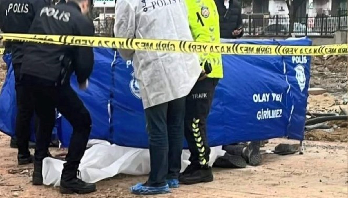 Parkta kamyonun çarptığı öğretmen hayatını kaybetti Parkta kamyonun çarptığı öğretmen hayatını kaybetti