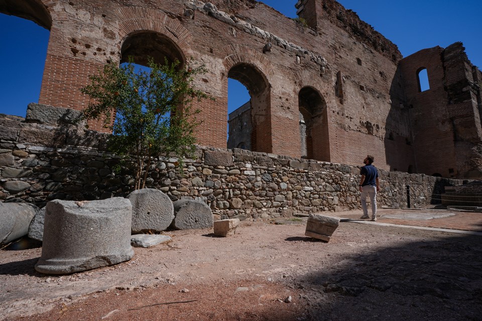 Pergamon Antik Kenti'ndeki Kızıl Avlu ziyarete açılacak - 1